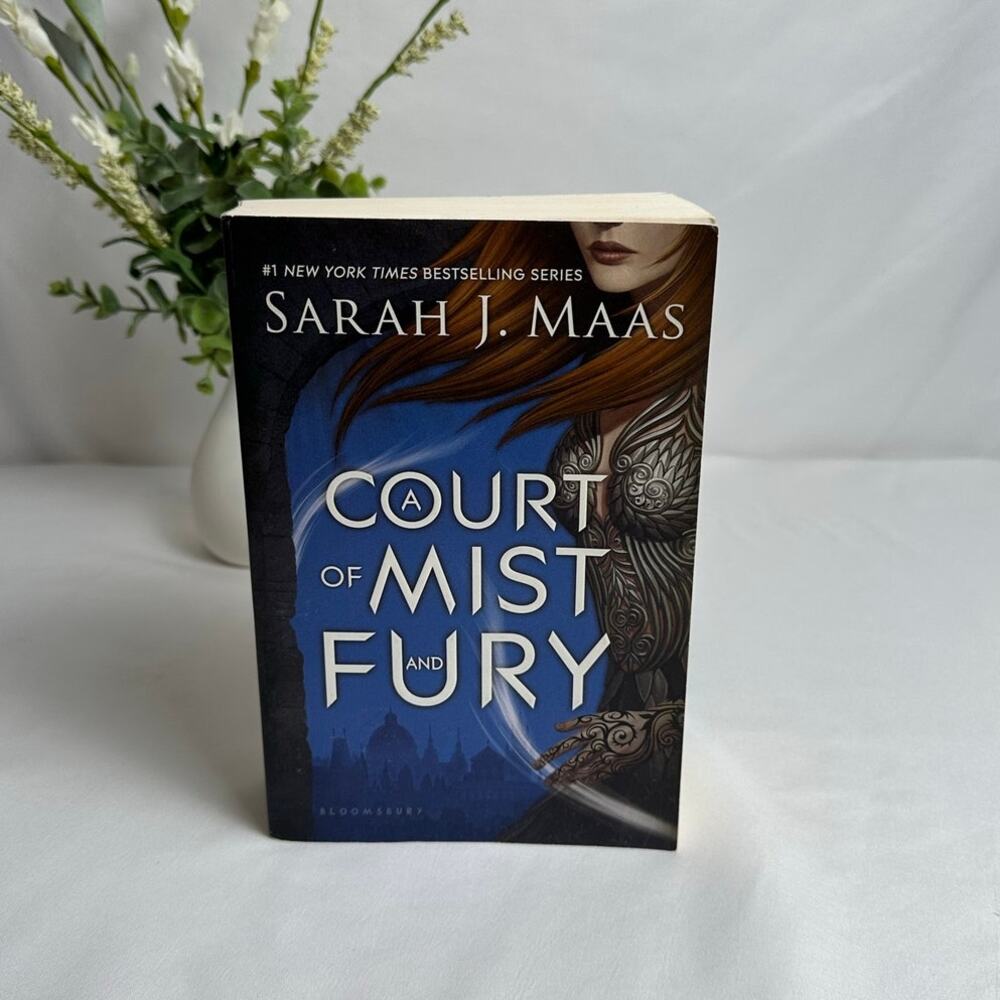 A Court of Mist and Fury Sarah J Maas OOP Original Cover Paperback ACOTAR #2